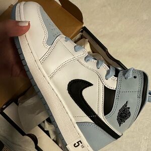 New never work Jordan 1s Black and Ice Blue